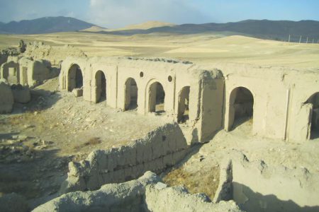 آثار تاریخی گنج آباد در انتظار مرمت و باز‌سازی است